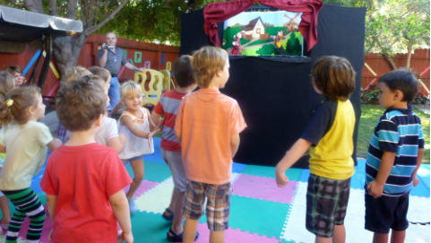 Puppet show at the park
